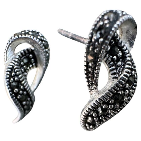 Elegant Sterling Silver Marcasite Earrings Curved Wing Earrings with Gemstone - Picture 13 of 17